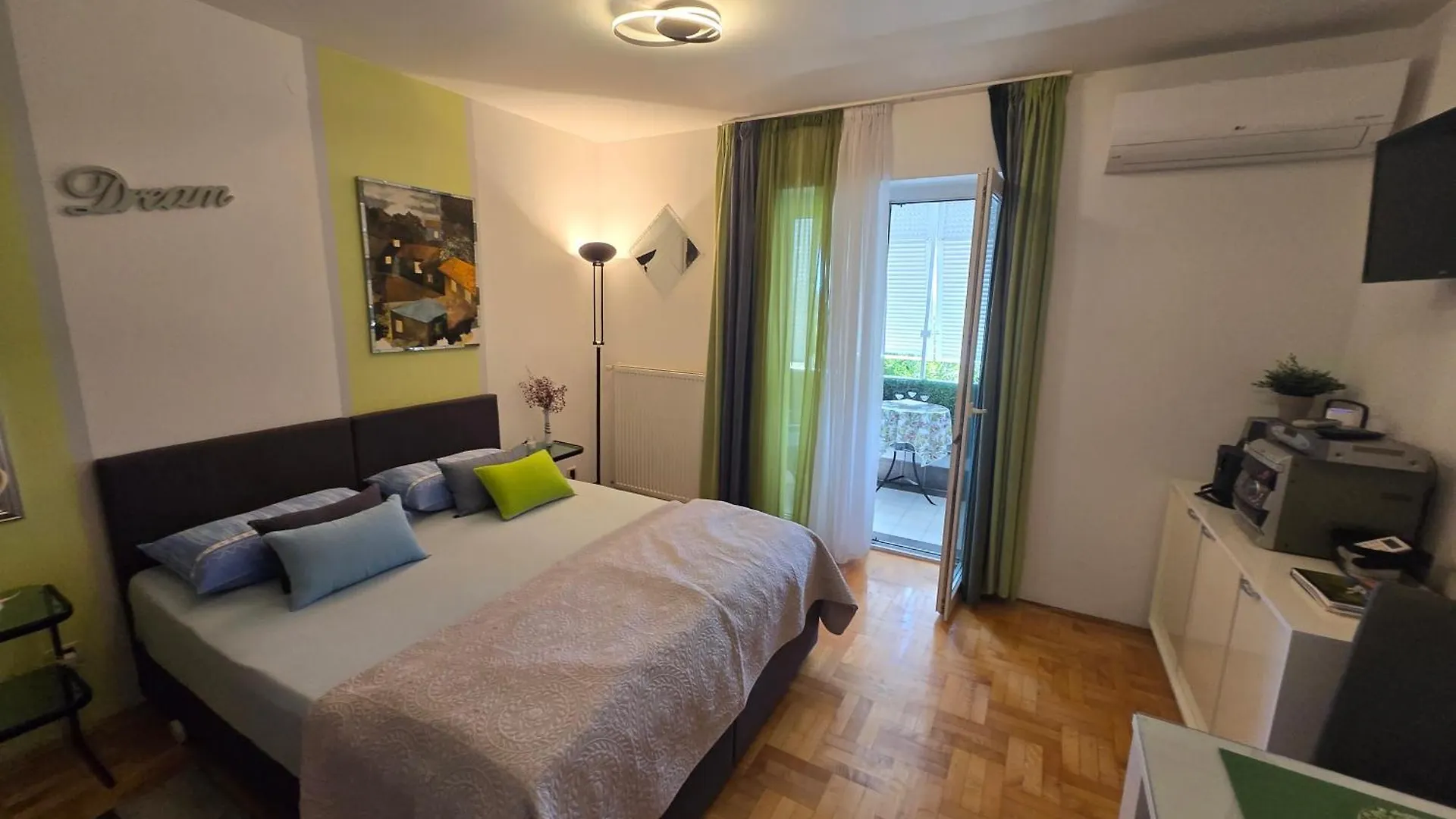 Jasna - Apartman Studio Pula Hırvatistan